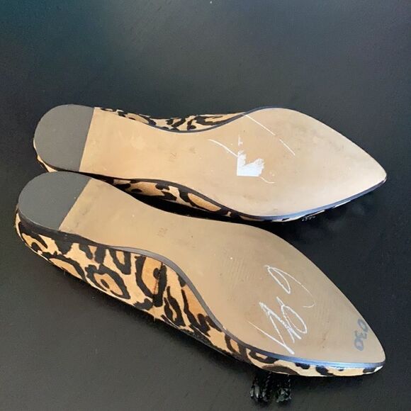 B. Makowsky Animal Print Flat Shoes 7M - Picture 6 of 12